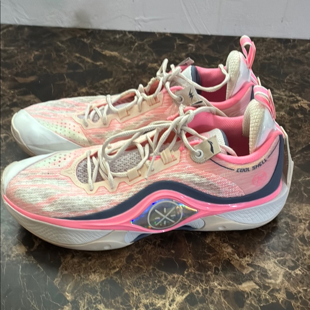 Wade Shadow 5 V2 "Pink. Only worn few times!